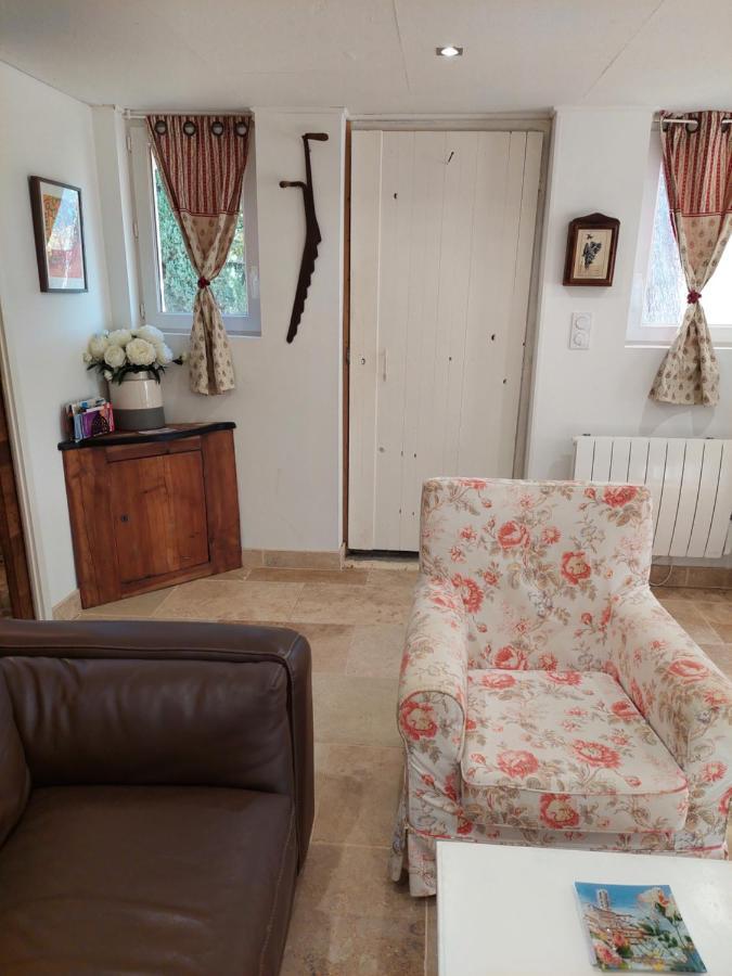 L'Etang Des Cigales Apartment Uchaux Luaran gambar